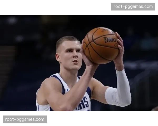 勇士波尔津吉斯伤退影响分析 内线轮换深度不足制约战术执行 勇士波尔津吉斯伤退影响分析 内线轮换深度不足制约战术执行