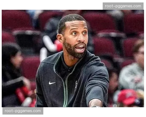 黄蜂查尔斯李激活团队潜能 首发五人组合体时净效率联盟第一